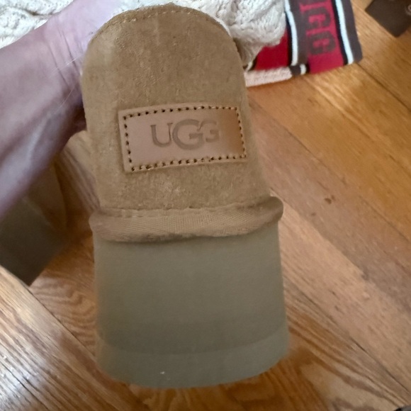 UGG Brown Platform Boots with Cream Knit Socks - Picture 2 of 6